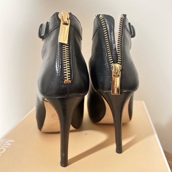 Michael Michael Kors Theodore back zip black Leather Upper Size 5 - Picture 4 of 9